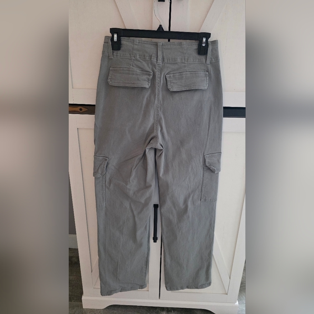 Women's Gray Cargo Pants - Picture 5 of 5